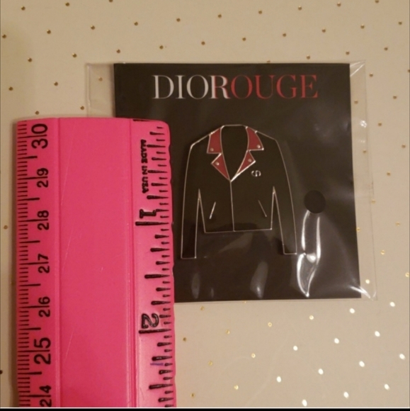 Rare hard to find DIOR ROUGE pin brooch Vip promo New never used Dior Pin jacket - Picture 3 of 4
